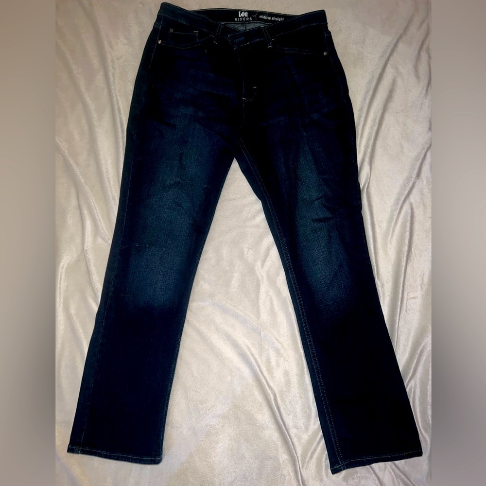 Lee Riders Midrise Straight Jeans… Size 16M… Like New